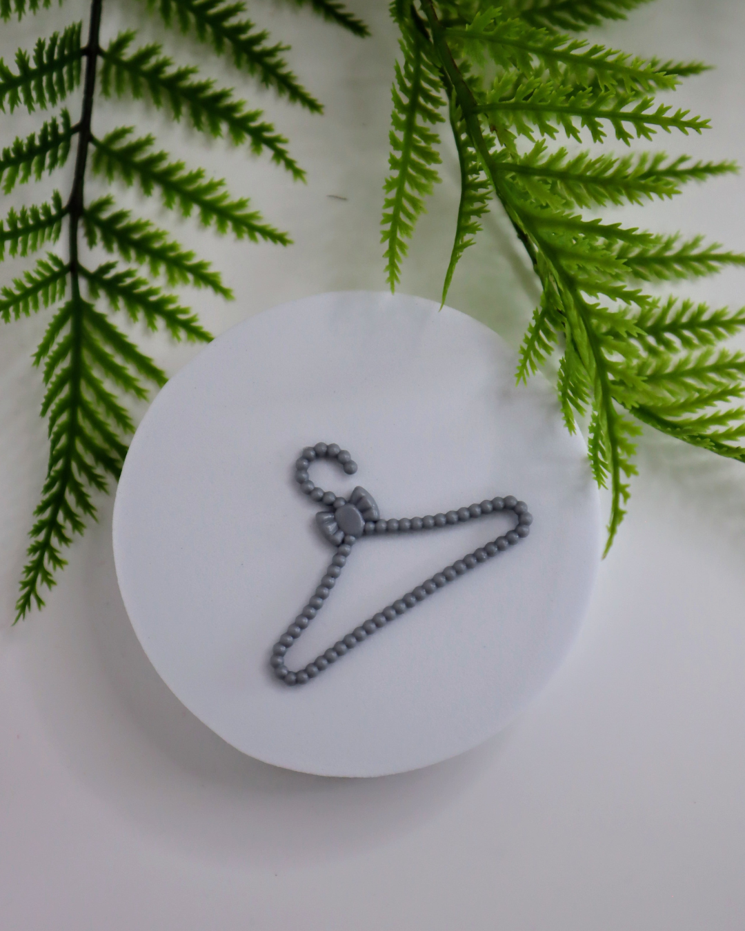 Tiny Closet Hangers – Set of 5