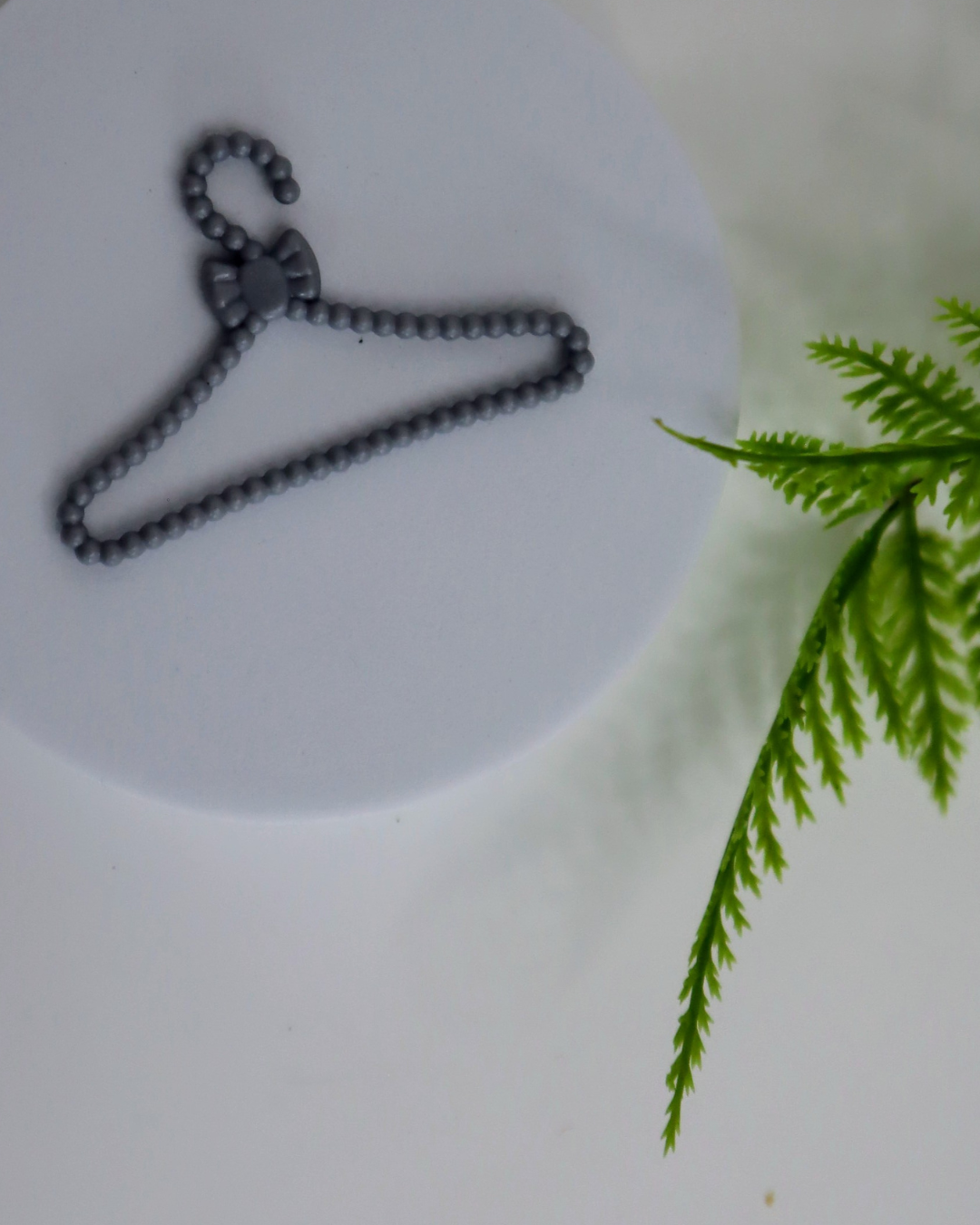 Tiny Closet Hangers – Set of 5